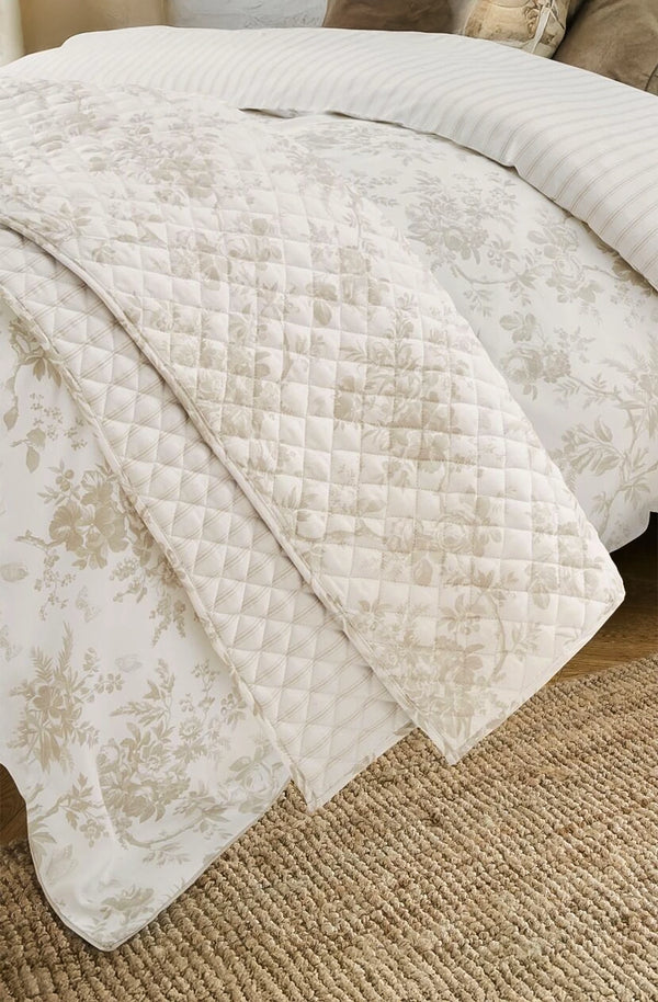 Cuvertură matlasată Walled Garden Dove Grey 235 x 235 cm