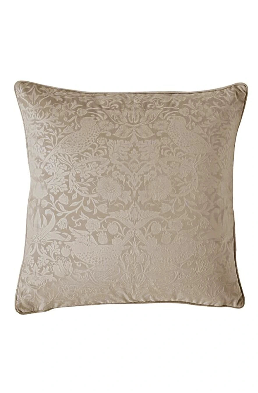 Pernă decorativă Strawberry Thief Embossed Porcini 50 x 50 cm