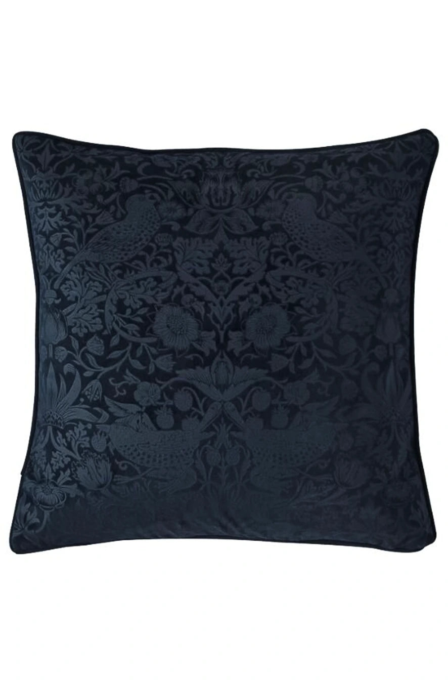 Pernă decorativă Strawberry Thief Embossed Prussian Blue 50 x 50 cm